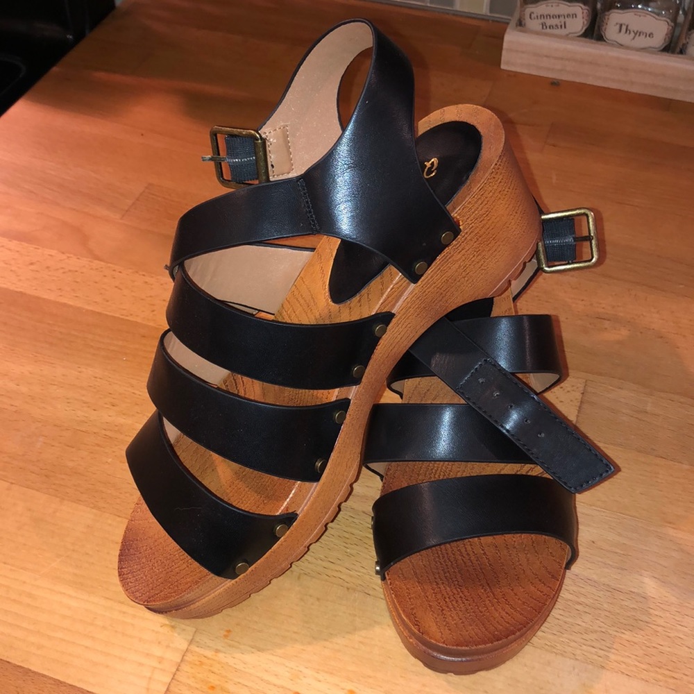 Women’s clog style sandal